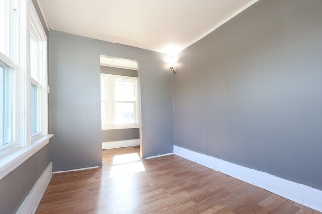 Photo - Cozy and recently updated 2-bedroom, 1-bath bungalow in Jennings!