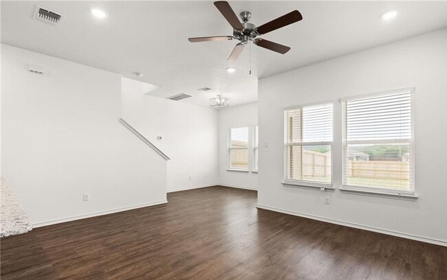 Photo - 3 bedroom 2.5 bathroom townhome!