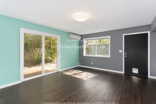 Photo - Lovely Two Bedroom Duplex In North Portland W/ Beautiful Backyard! Unit 8327 N Hudson Street