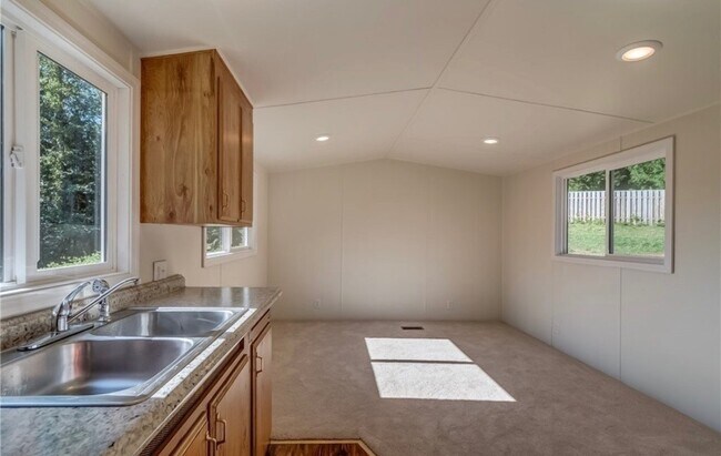 Photo - 387 Manley Rd Unit B