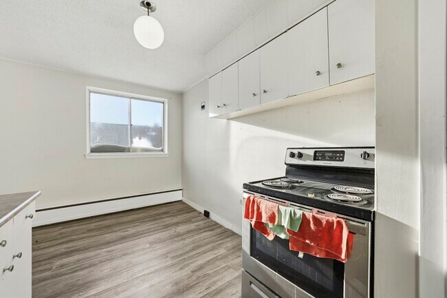 Photo - Lord Robinson Apartments