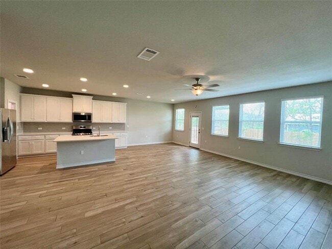 Photo - 11908 Saddle Rock Dr