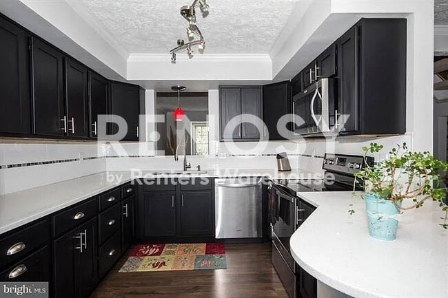 Photo - 7100 Springhouse Ln