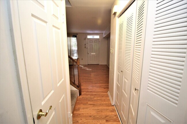 Photo - Beautiful 2bd/2ba Historic Butcher's Hill w/ CAC and W/D! --Available 7/15!