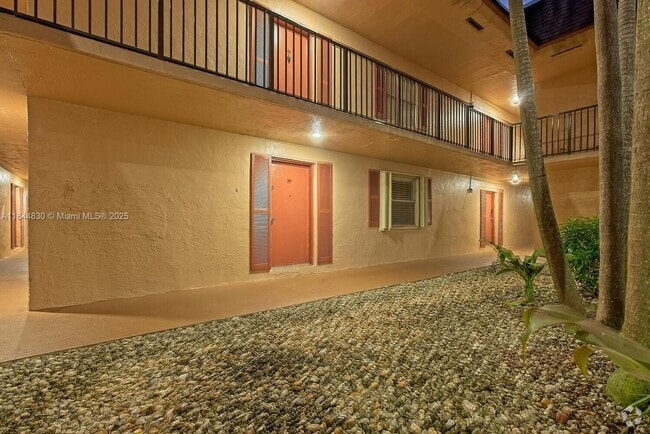 Building Photo - 11297 SW 88th St Unit 117M Rental