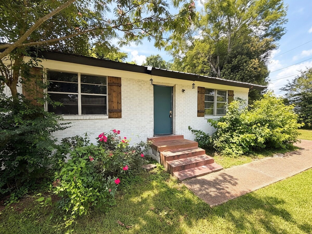 Photo - 100 Mill St