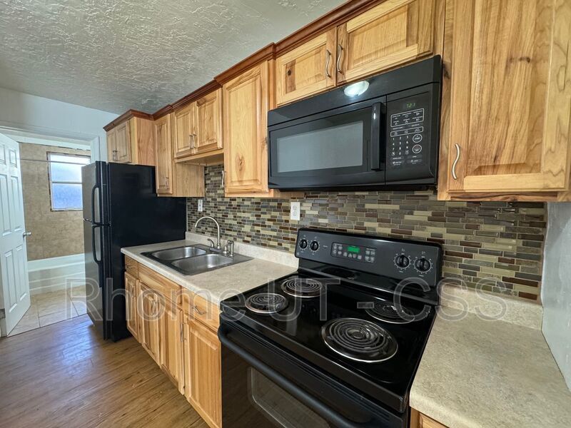 Photo - 2725 S Edison St