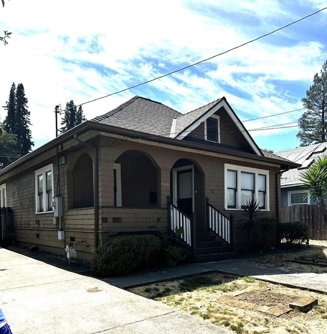 Building Photo - Coming soon - Charming Downtown Napa Home