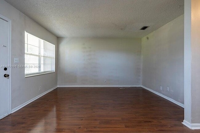 Photo - 5192 NE 6th Ave Unit 820