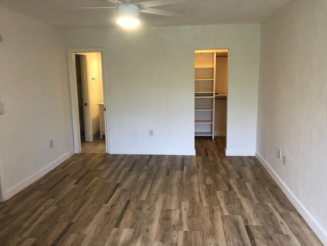 Photo - 6884 N Kendall Dr