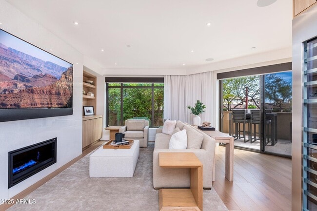 Photo - 7175 E Camelback Rd Unidad 109