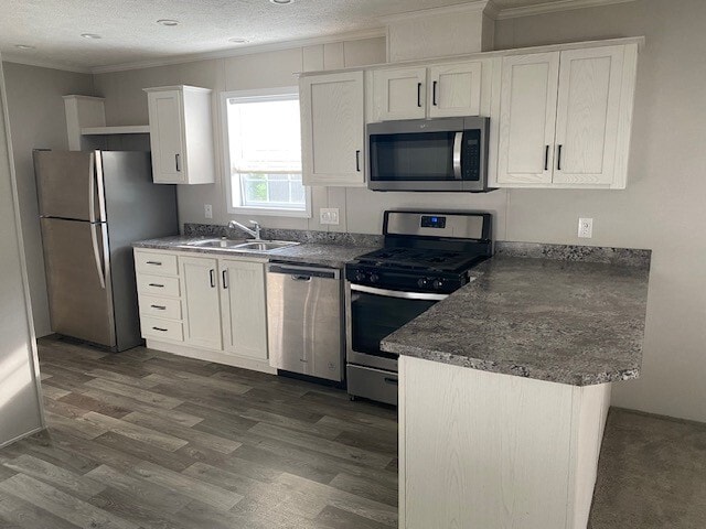 Building Photo - 10 Bradley Ln