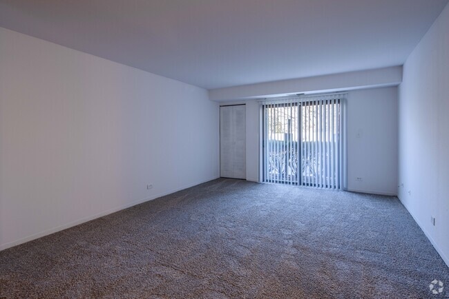 2BR, 1.5BA - 1000SF