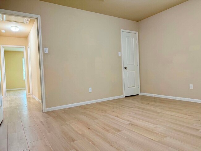 Photo - 9315 Claystone Ln