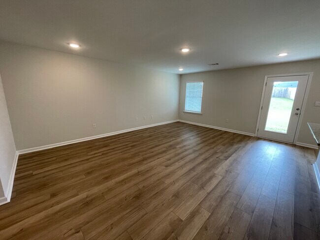 Photo - 571 Ridgeland Rd House