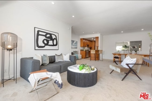 Photo - 612 S Barrington Ave Unidad 416