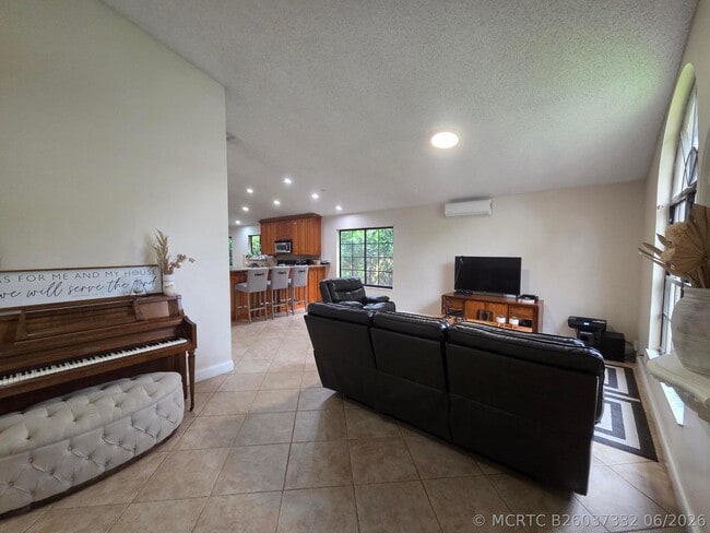 Photo - 4170 NW 6th St