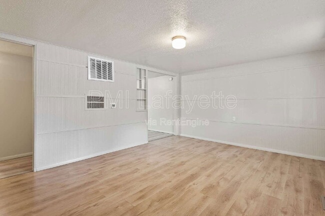 Photo - 902 Eastwich Dr