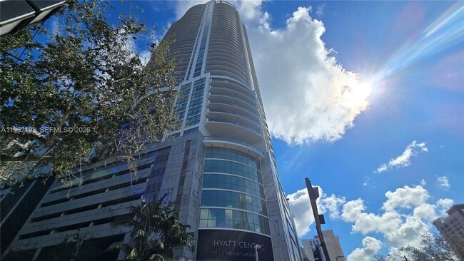 Building Photo - 100 E Las Olas Blvd Unit 2202