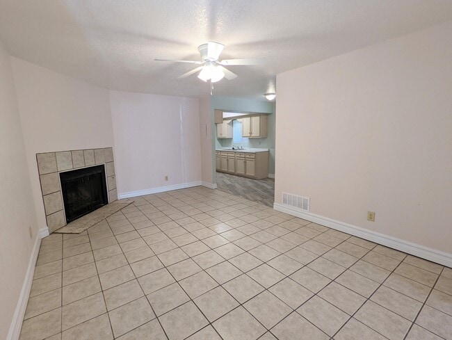 Photo - 8816 Norton St