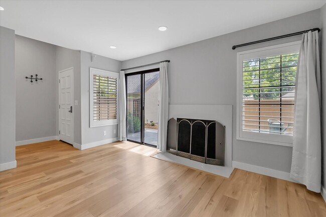 Photo - 1915 Huxley Ct