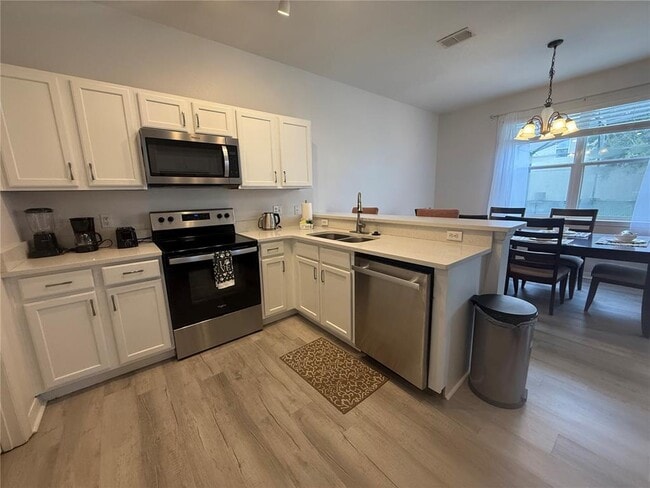 Photo - 1675 Royal Ridge Dr
