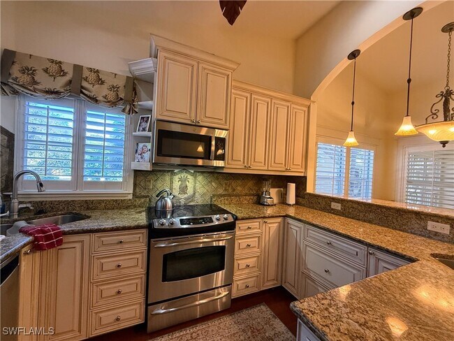 24821 Lakemont Cove Ln Unit 201