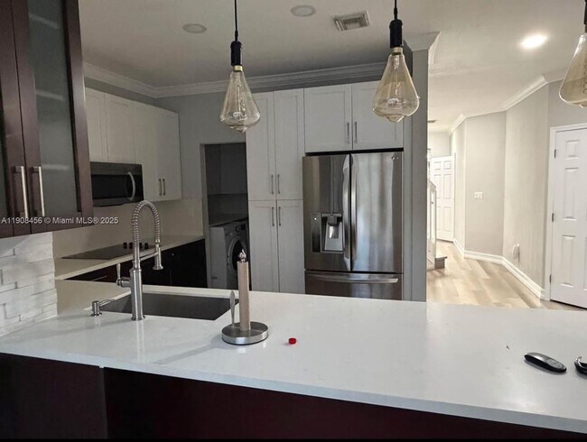 Building Photo - 965 SW 153rd Path