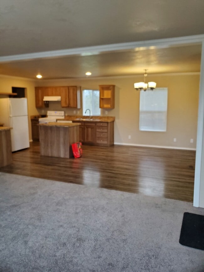 Photo - 86435 Franklin Blvd