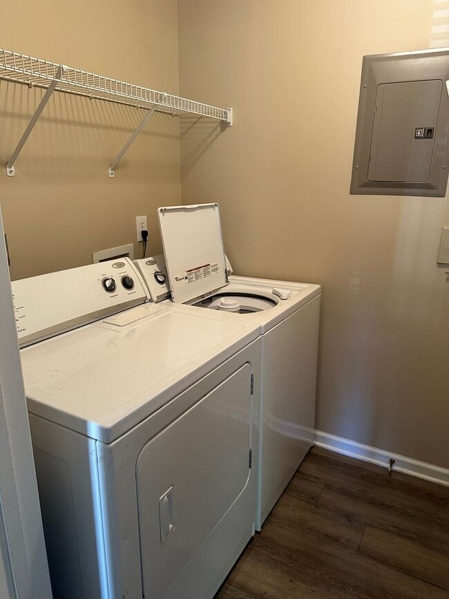 Photo - Ivy Glen Condo!