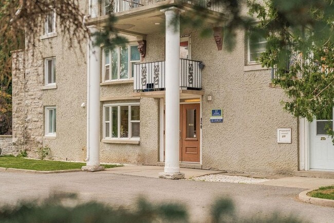 Building Photo - 27 Lucerne & 87 Vanier