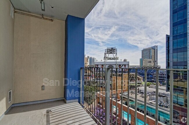 Building Photo - 321 10th Ave. Unit 906 Rental
