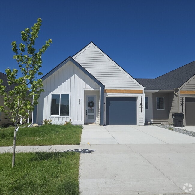 Building Photo - New Constrcution! 3 bedrooms, 2 bathrooms Rental