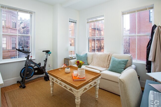 Building Photo - 24 Anderson St Unit 2 Rental