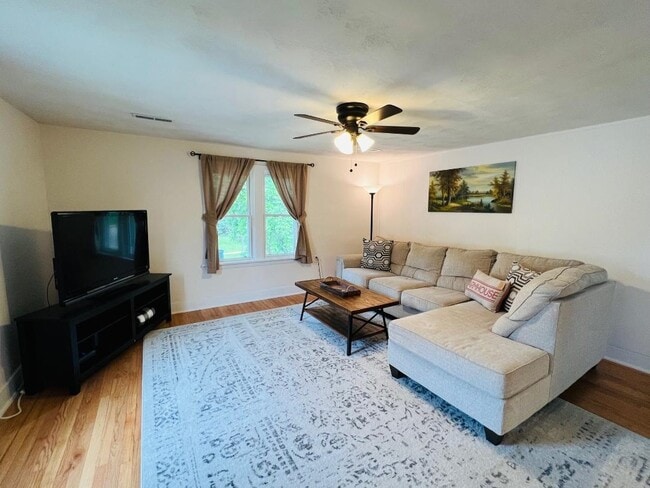 Building Photo - 66 Jackson St