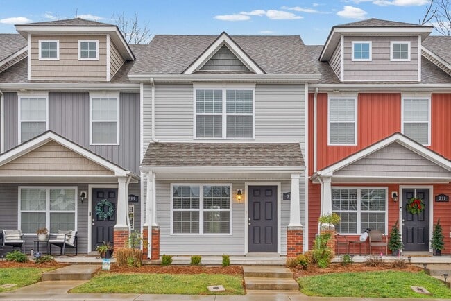 Photo - 2 Bedroom Condo For Rent With Community Swimming Pool!