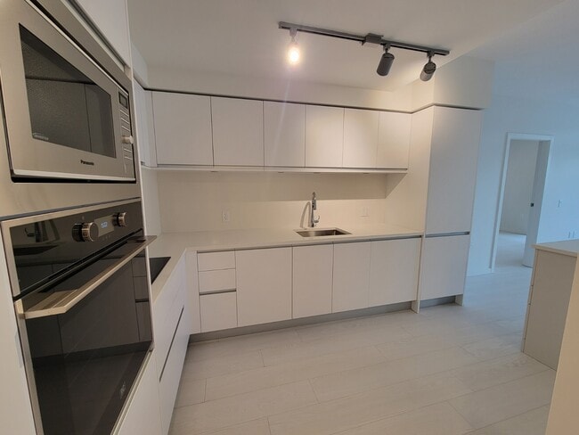 Photo - 180-180 E 2nd Ave