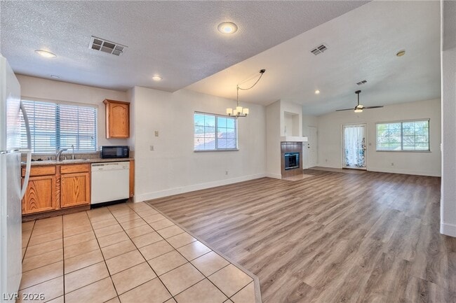 Photo - 3327 Erva St Unit 204