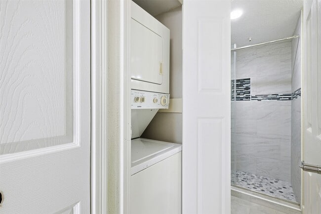 Building Photo - 2750 Holly Hall St Unit 1711