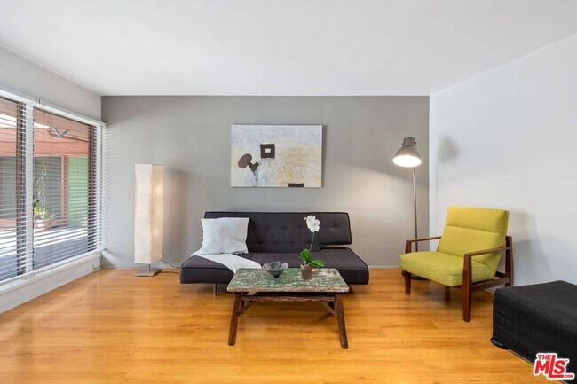 Photo - 1400 Hayworth Ave Unidad 7