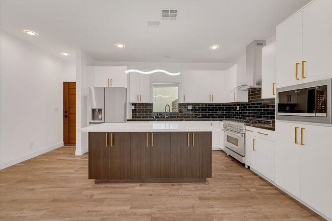 Building Photo - 22136 Gilmore St