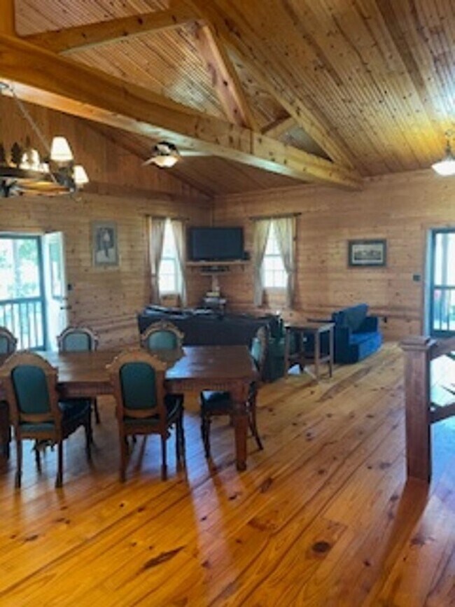 Photo - 2 Bedroom Condo on horse farm in Springfie...