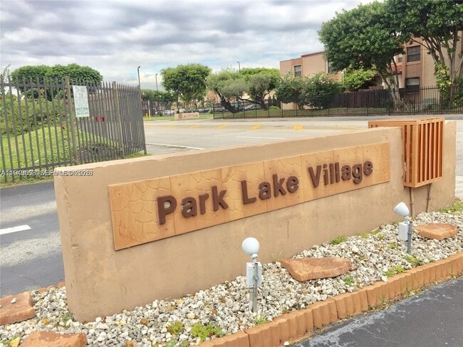 Building Photo - 200 W Park Dr Unit 206-1