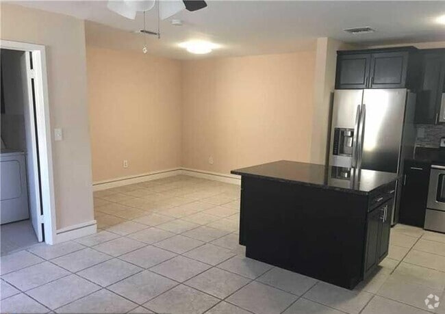 Building Photo - 14212 NE 4th Ave Rental