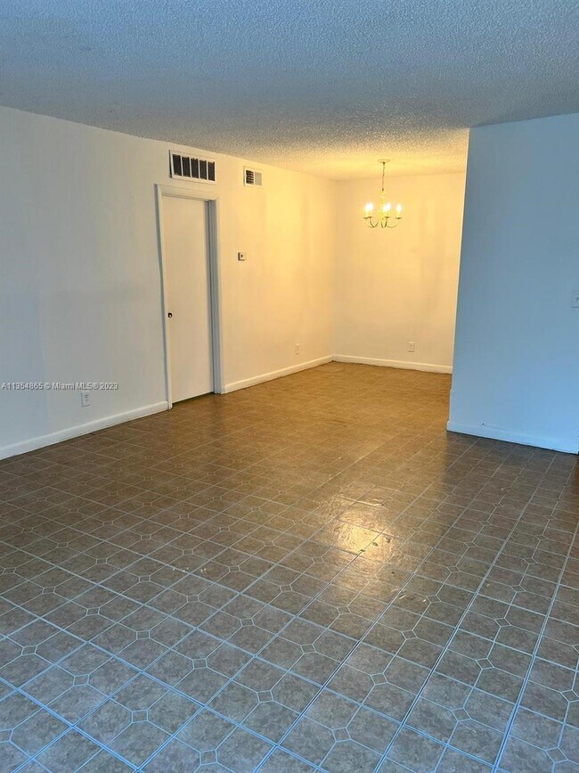 Photo - 4009 N University Dr Unidad 112 Rental