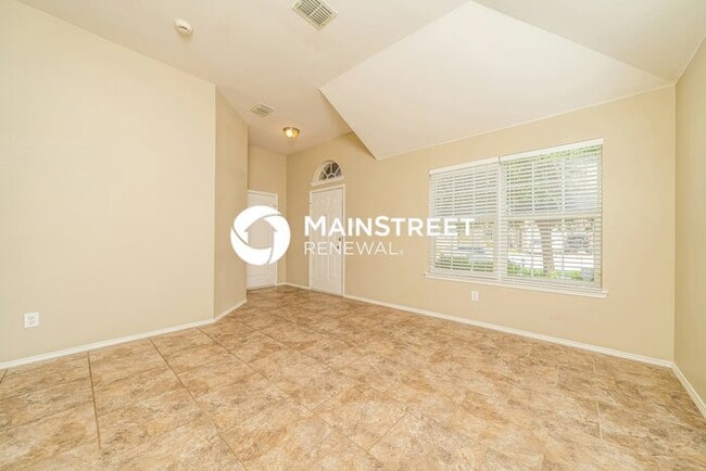 Photo - 3 Bedroom Pet-Friendly Home in Arlington, TX with Main Street Renewal