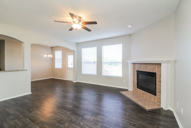 505 Summertree Ln