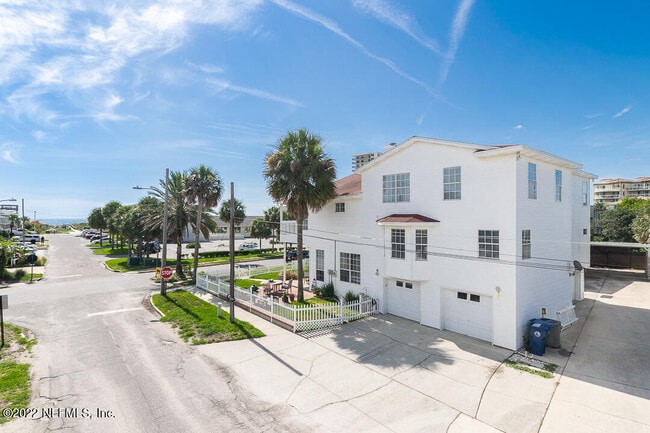 Photo - 2102 First St