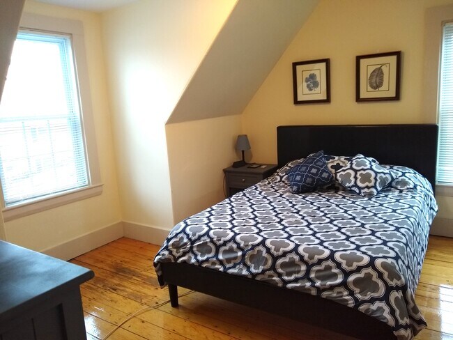 Photo - 31 Chester St Unit #3