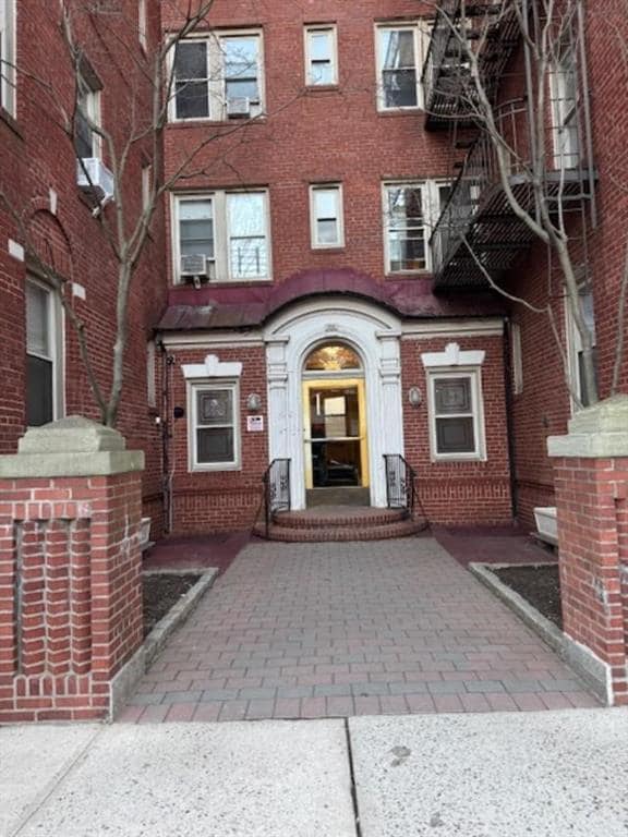 Building Photo - 1560 E 18th St Unit 6C